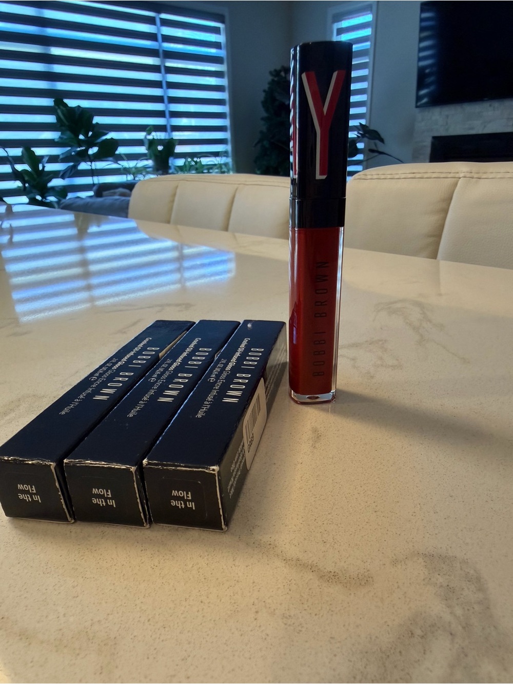 【Brand New】Bobbi Brown Crushed Oil-Infused Lip Gloss – In the Flow